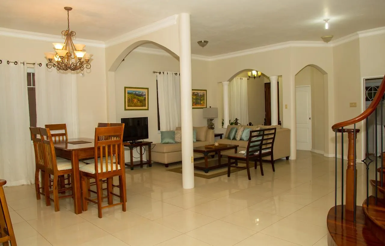 Pen Hall Bnb Ocho Rios