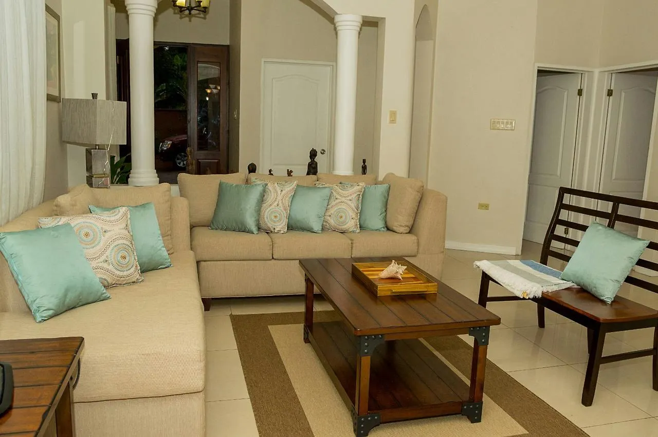 Pen Hall Bnb Ocho Rios
